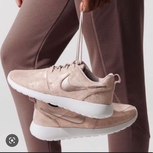 Women’s Nike Roshe